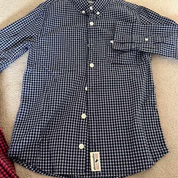 2 x Kids dress shirts, selling both together. Size 7/8. Blue & red,long sleeve - Picture 6 of 8